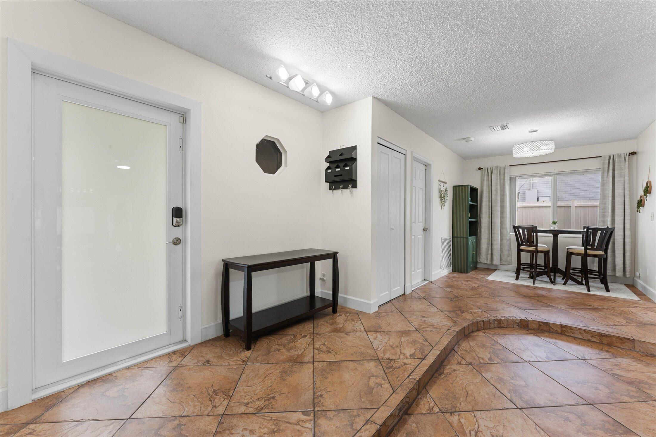 6515 SW 8th Place