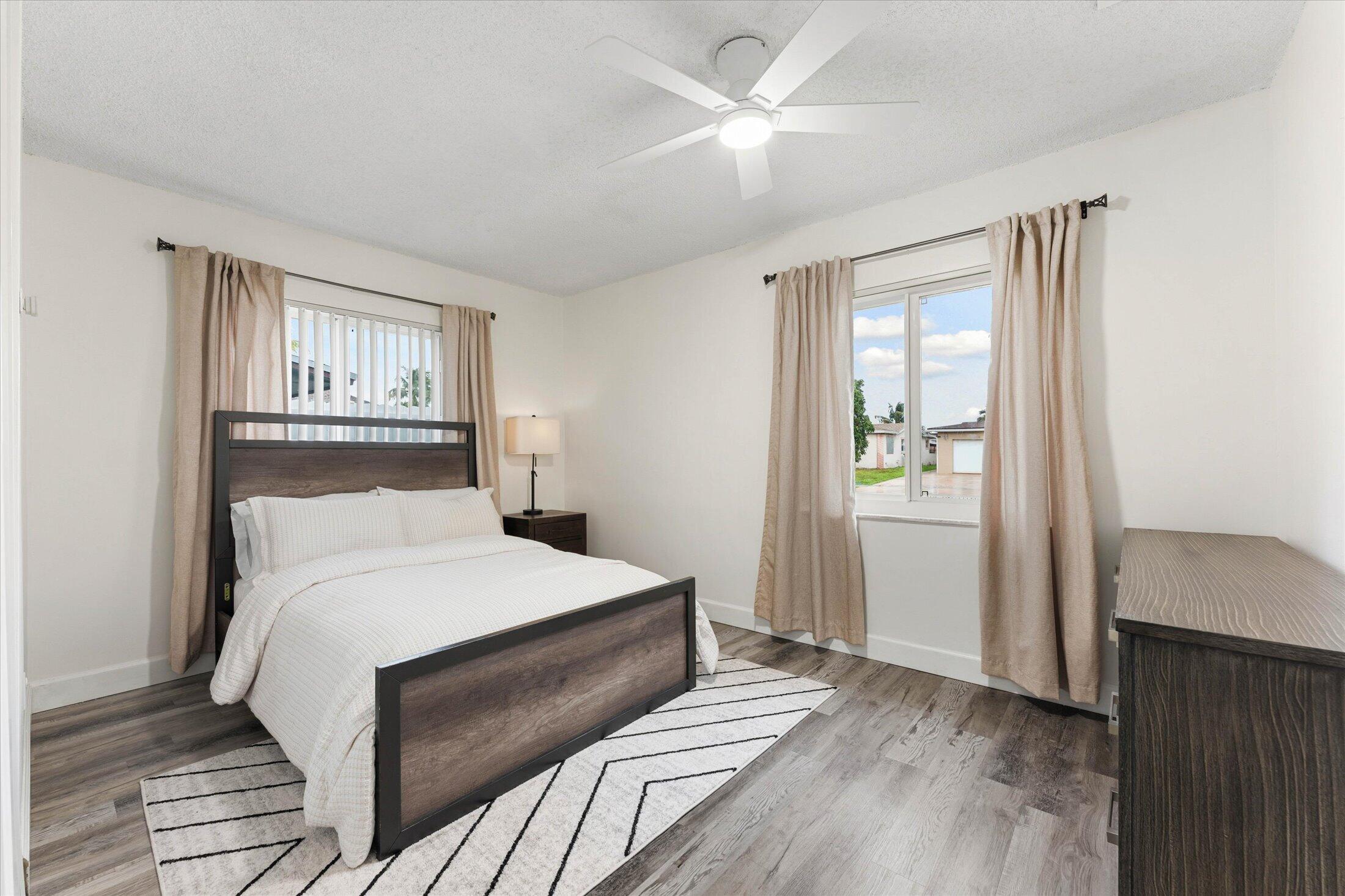 6515 SW 8th Place