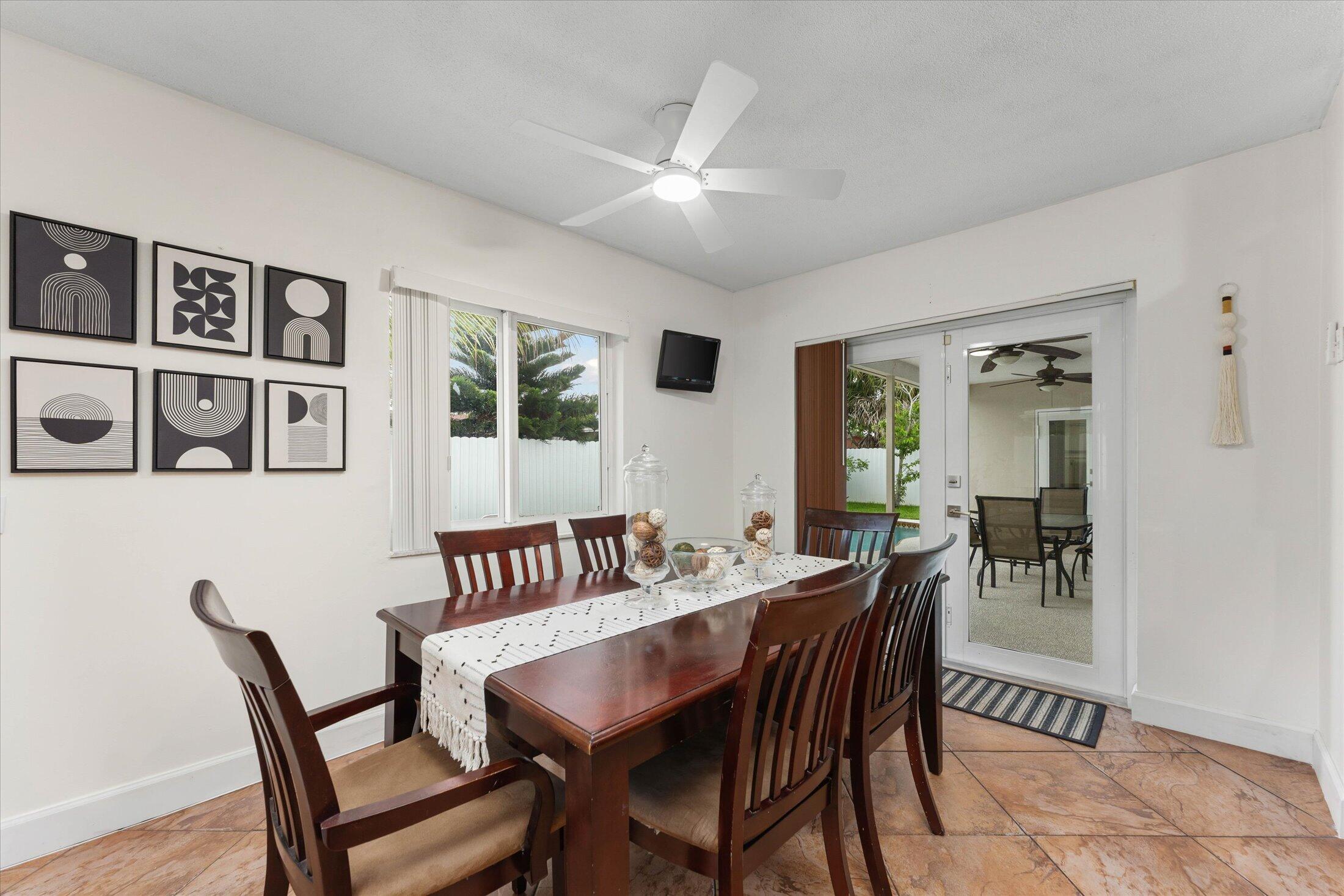 6515 SW 8th Place
