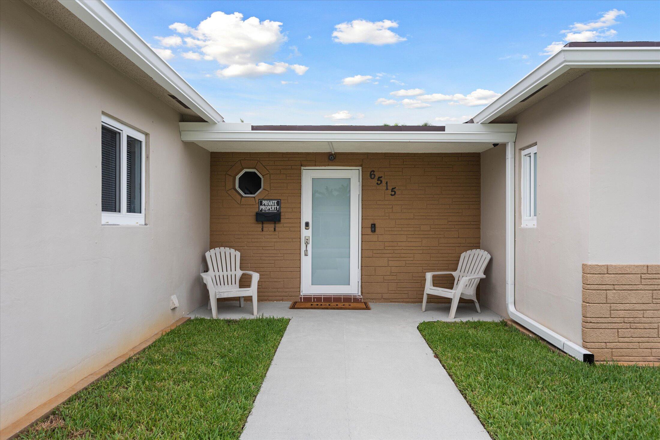 6515 SW 8th Place