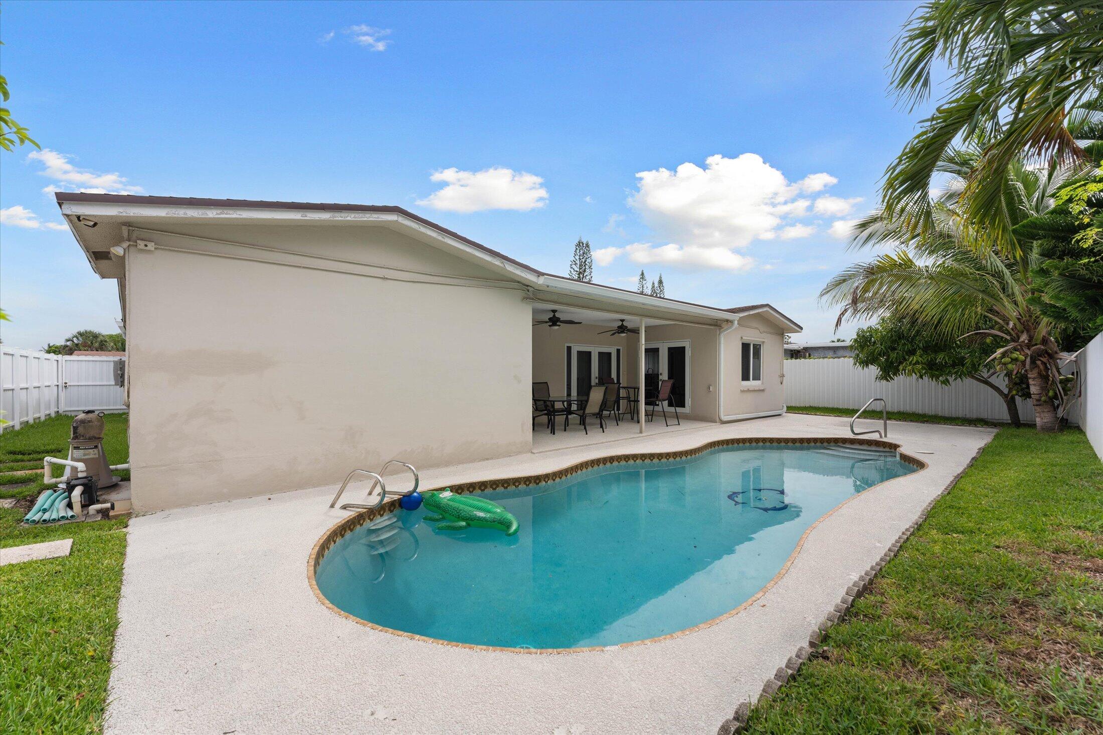 6515 SW 8th Place