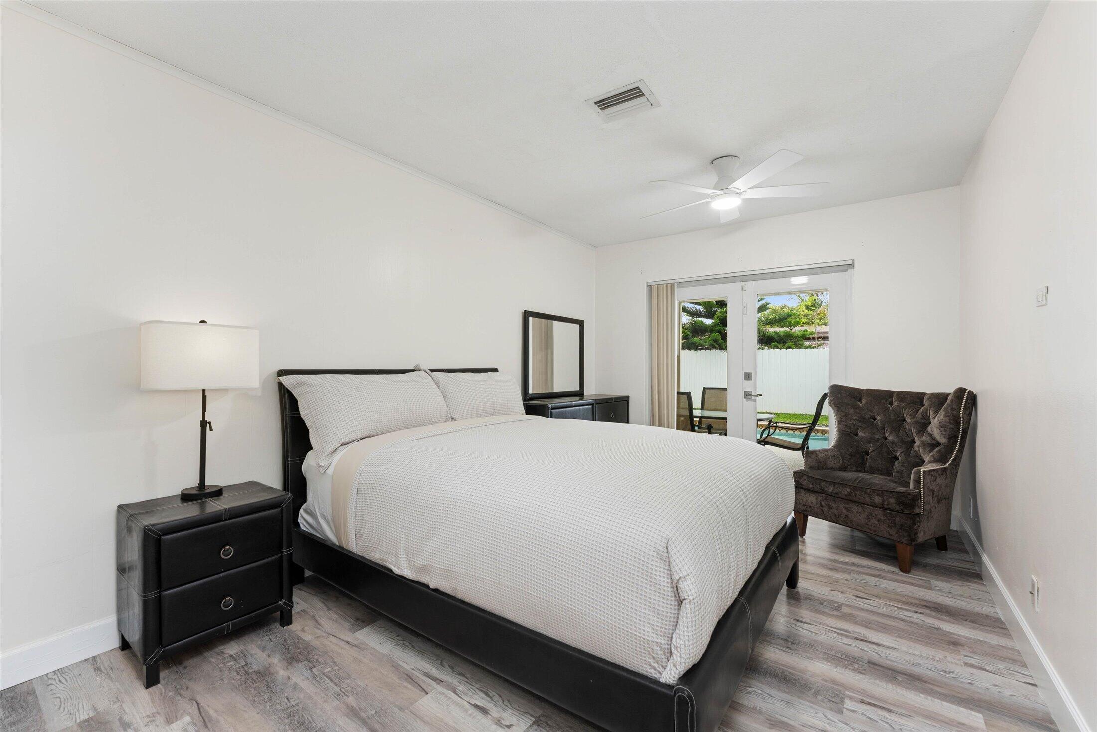 6515 SW 8th Place