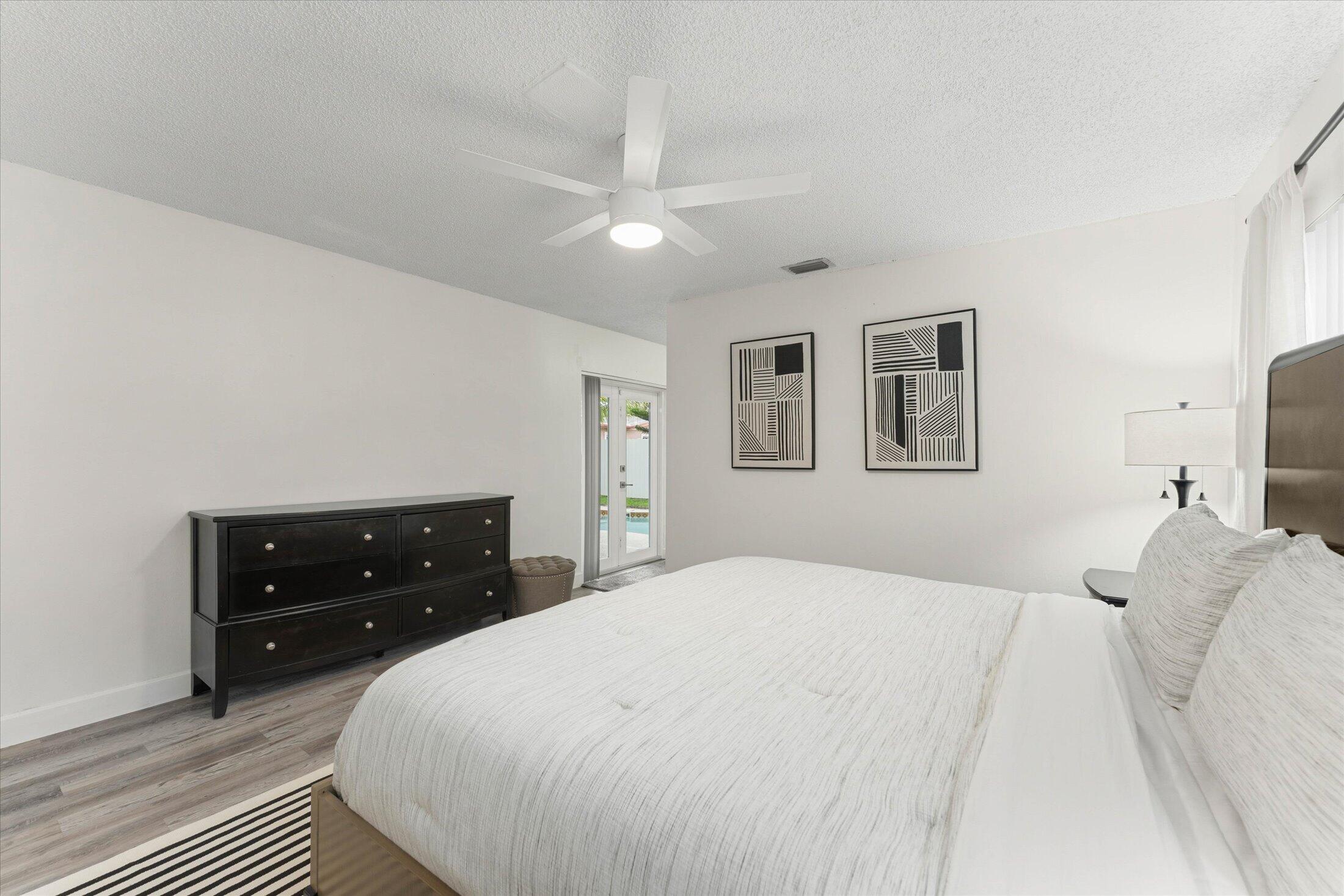 6515 SW 8th Place