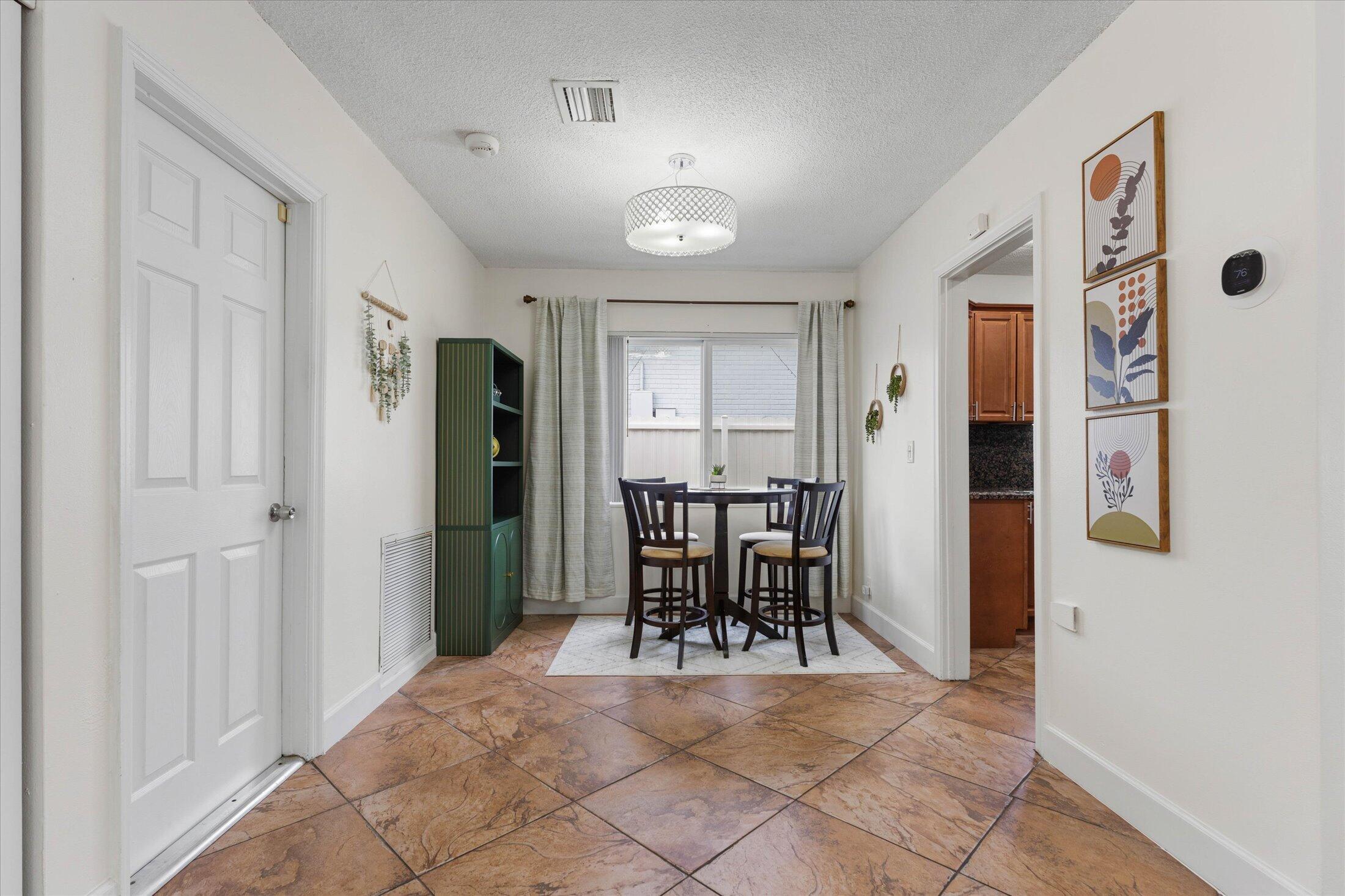 6515 SW 8th Place