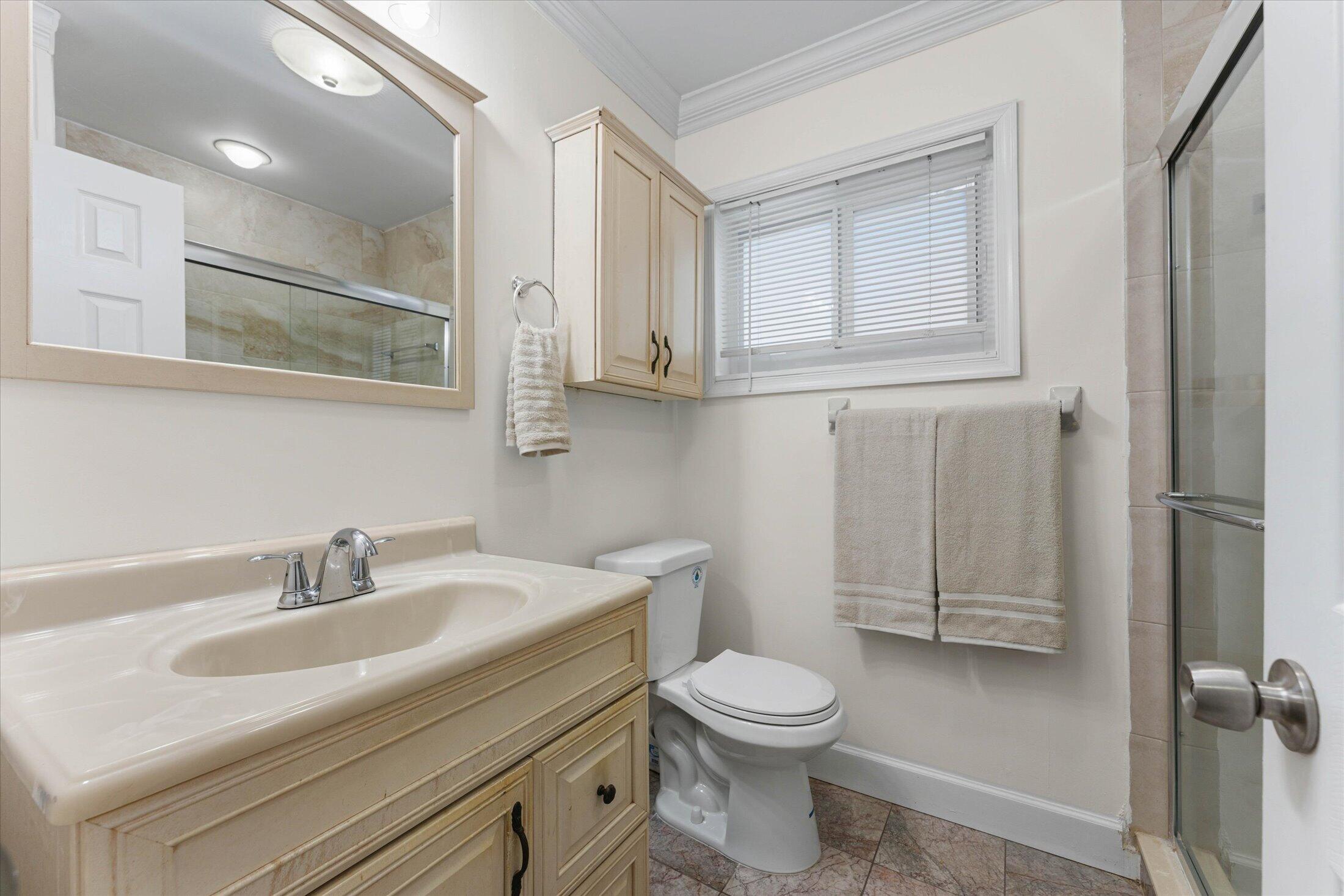 6515 SW 8th Place
