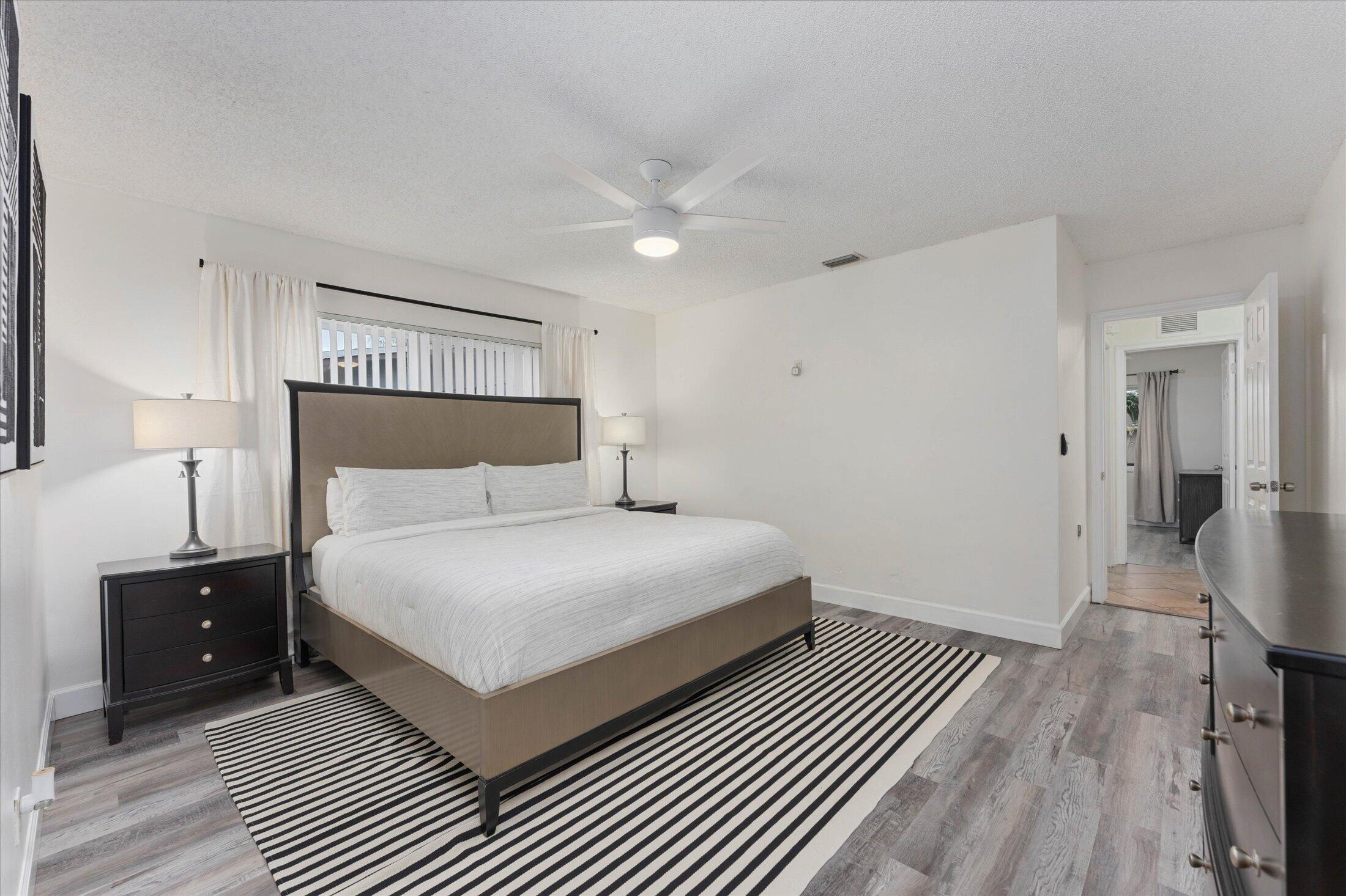 6515 SW 8th Place