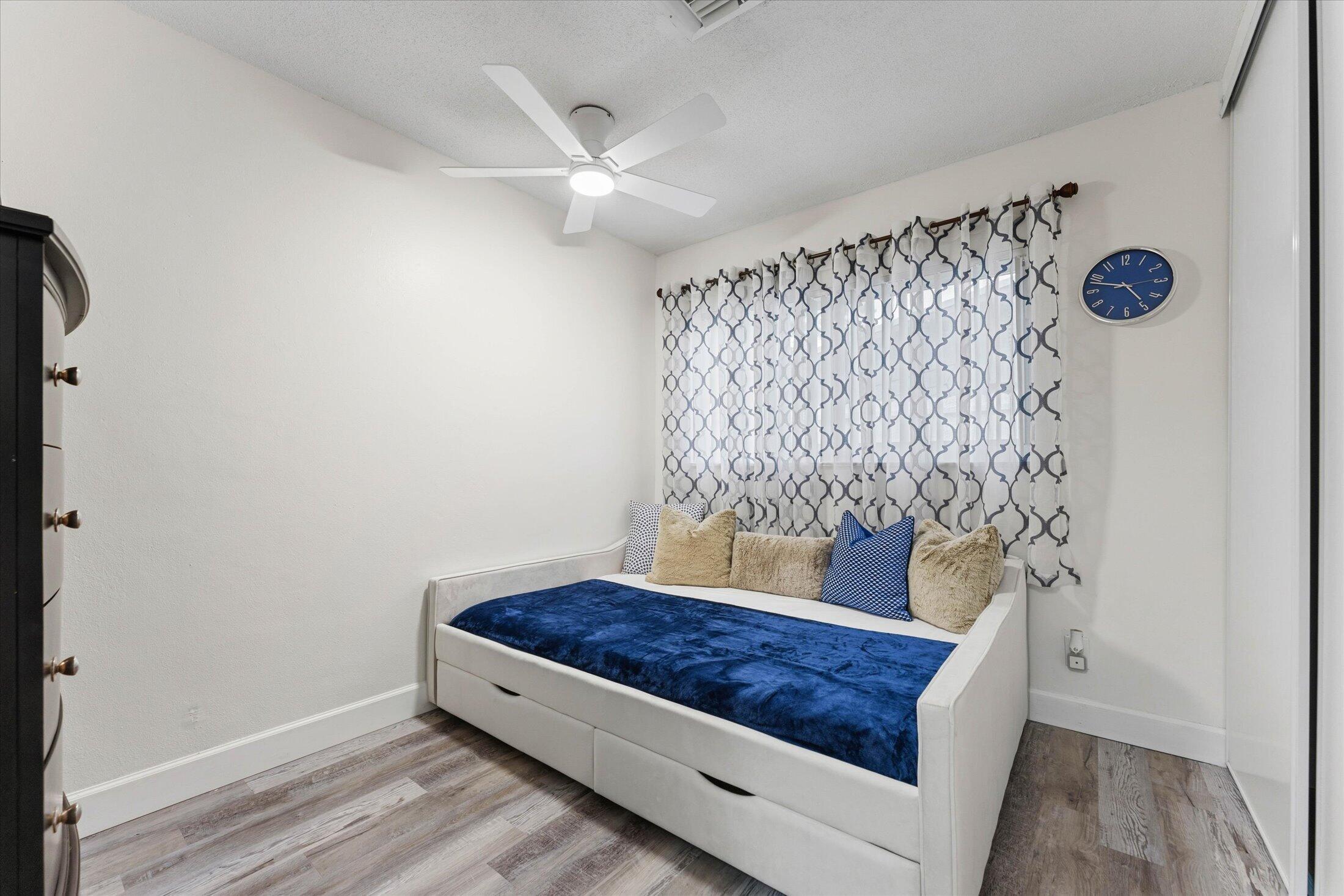 6515 SW 8th Place