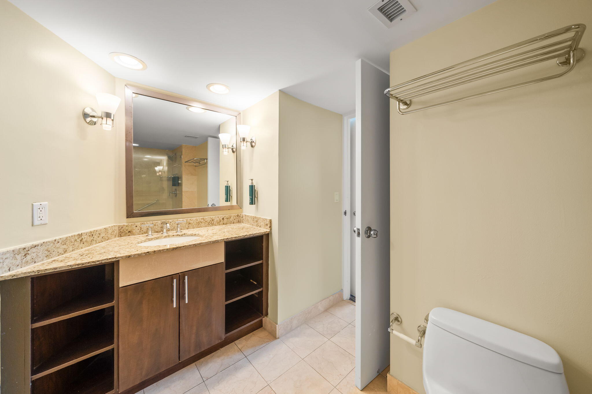 2670 E Sunrise Boulevard 1201