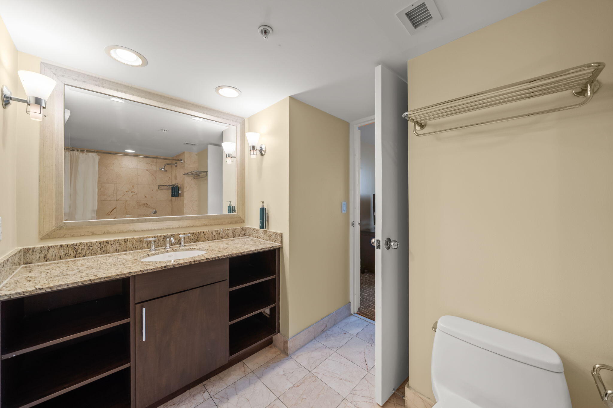 2670 E Sunrise Boulevard 1201