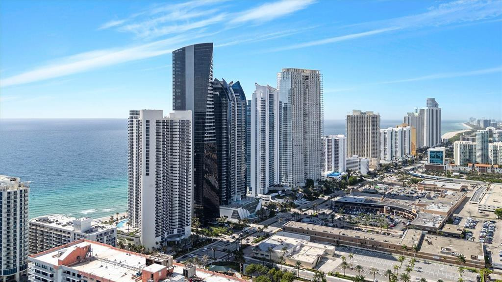17201 COLLINS Avenue 805