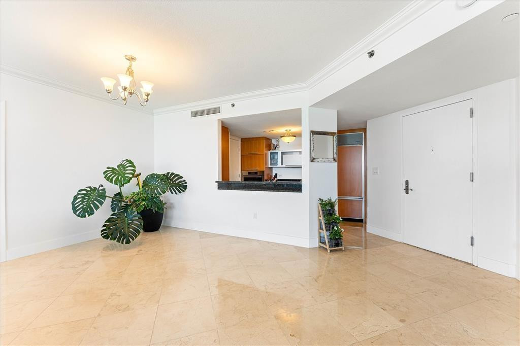 17201 COLLINS Avenue 805