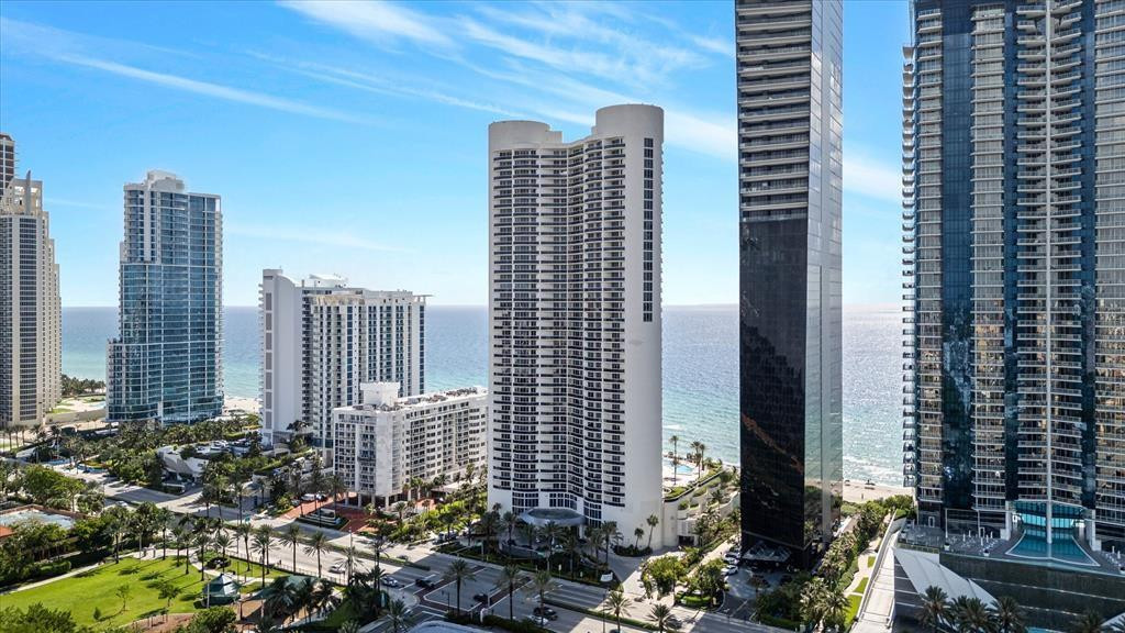 17201 COLLINS Avenue 805