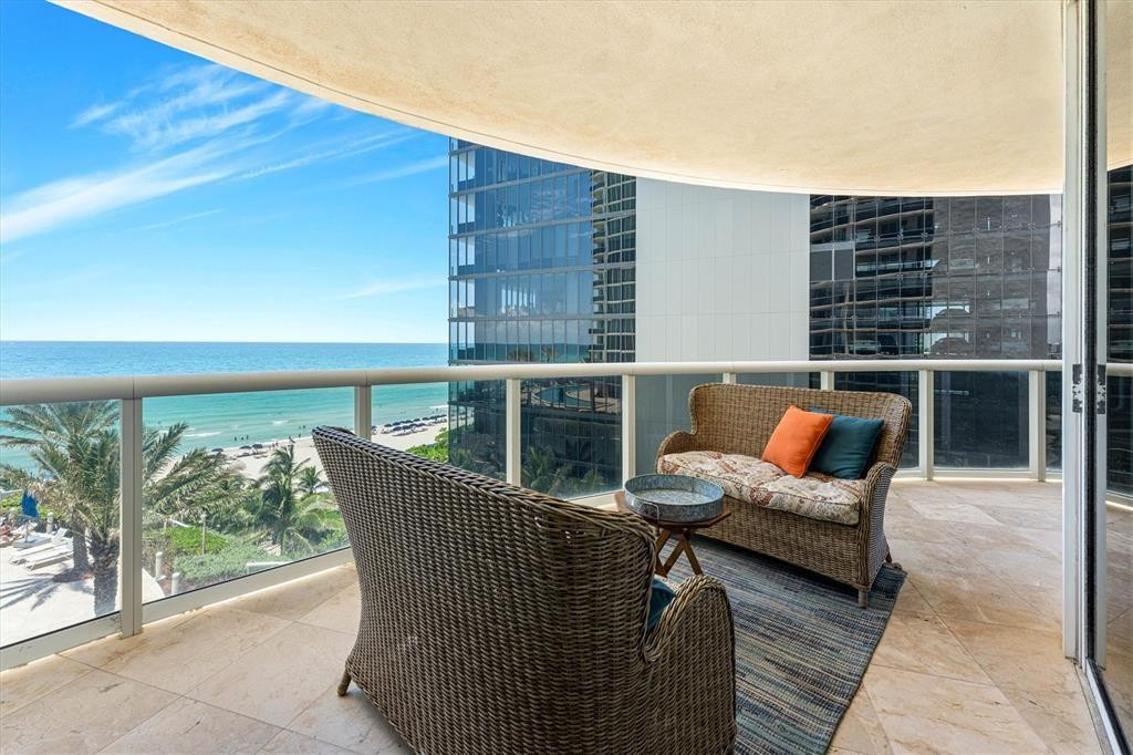 17201 COLLINS Avenue 805