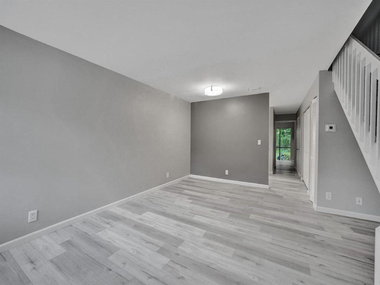 9845 RIVERSIDE Drive 8-28