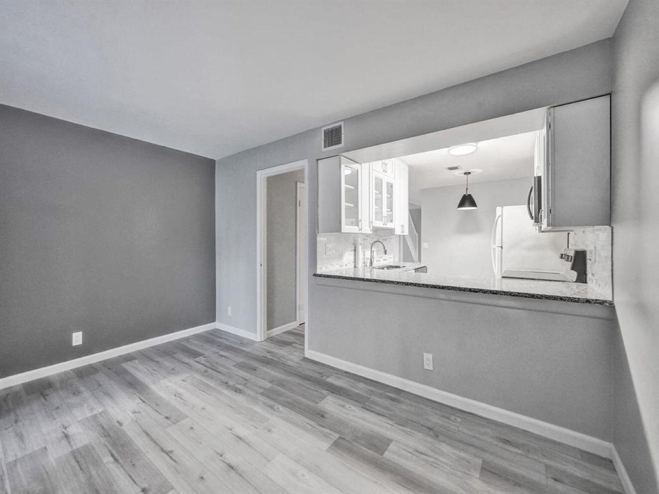 9845 RIVERSIDE Drive 8-28