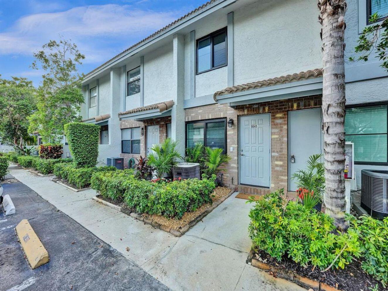 9845 RIVERSIDE Drive 8-28