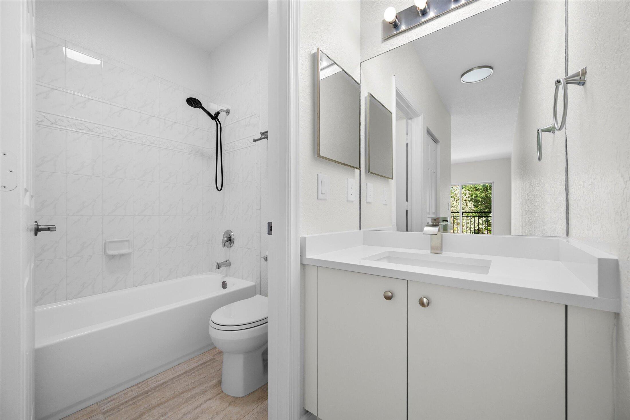 1204 SANTA CATALINA Lane