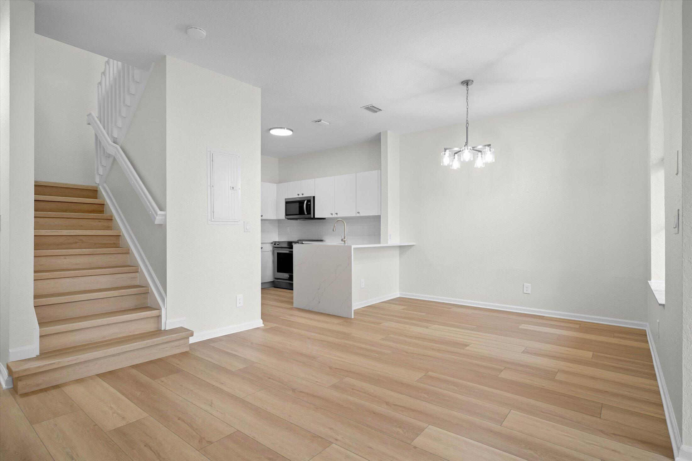 1204 SANTA CATALINA Lane