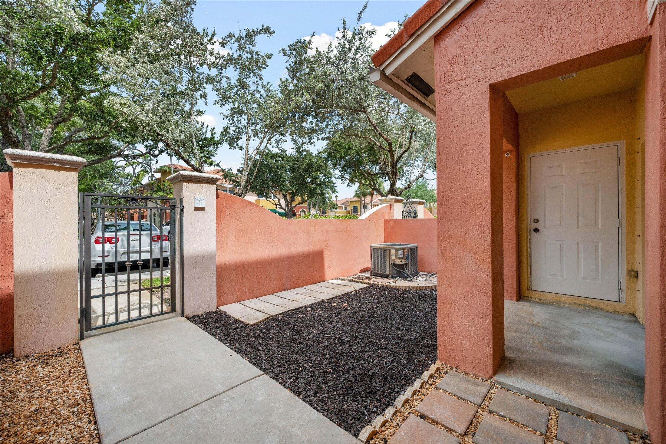 1204 SANTA CATALINA Lane