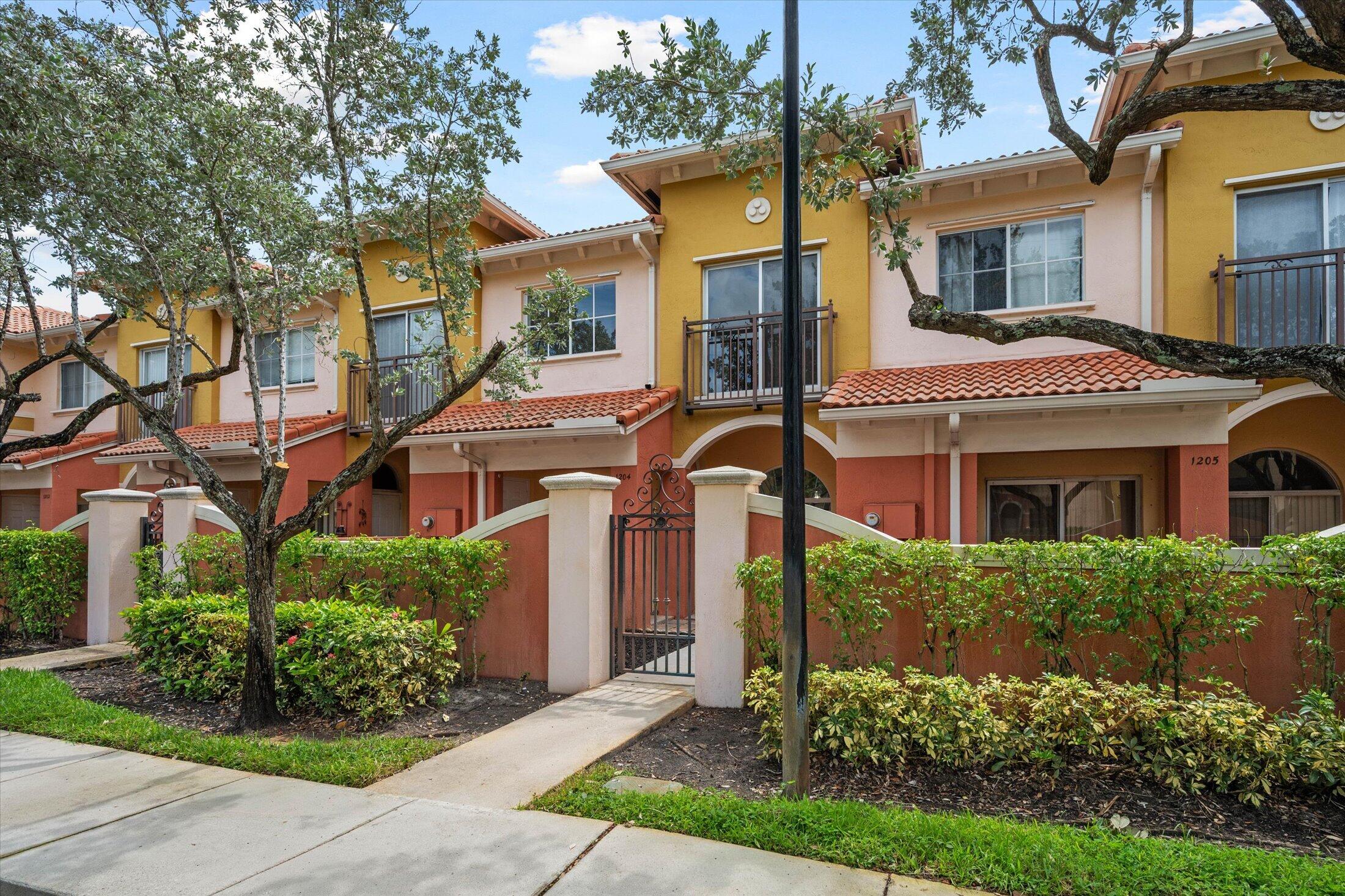 1204 SANTA CATALINA Lane