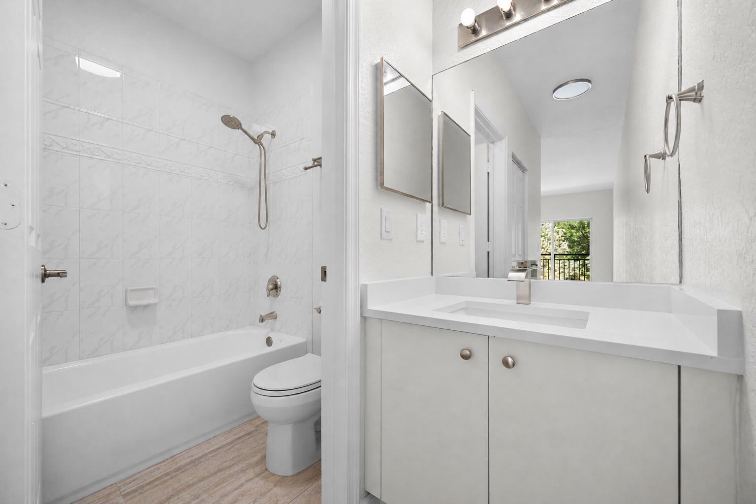 1204 SANTA CATALINA Lane