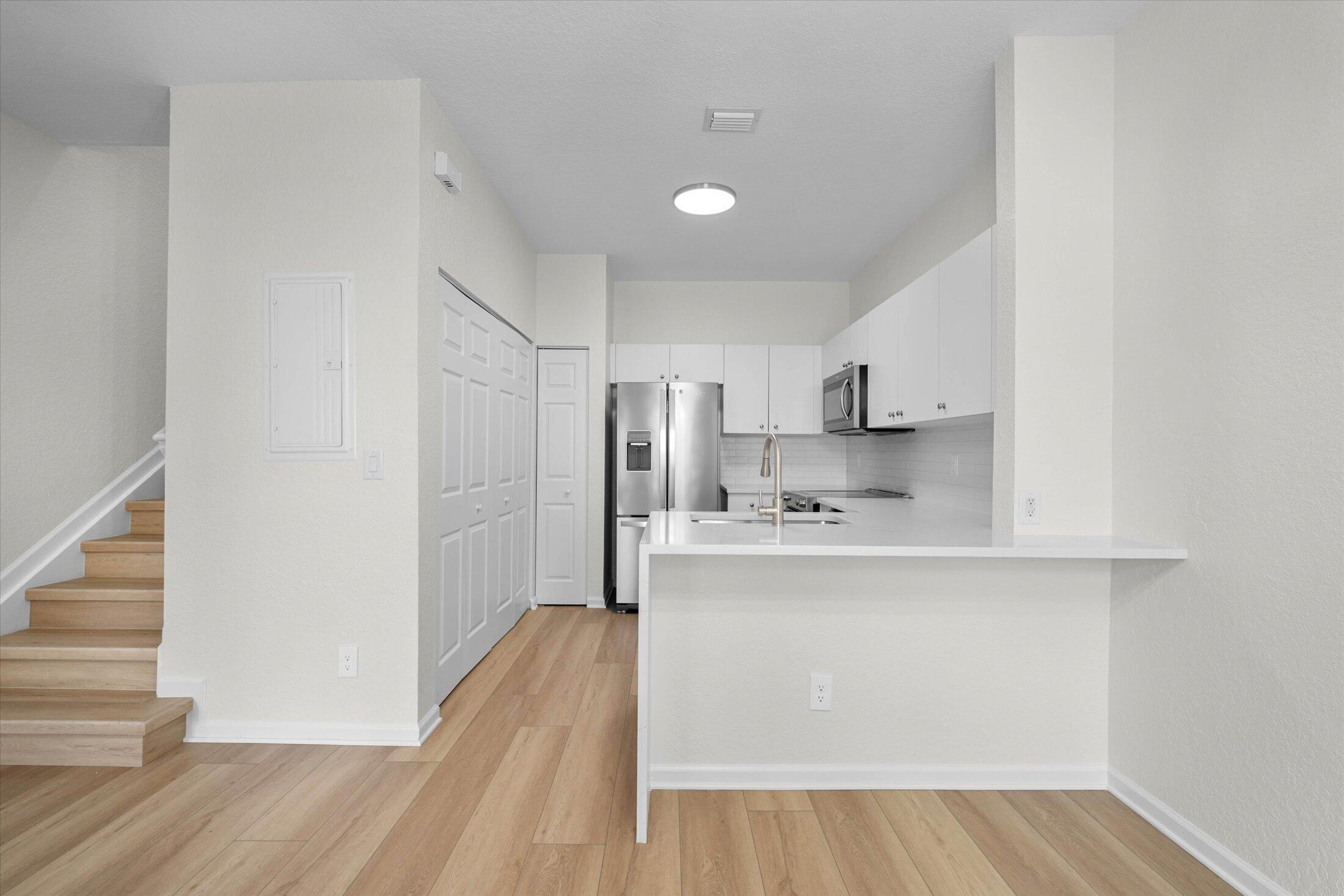 1204 SANTA CATALINA Lane