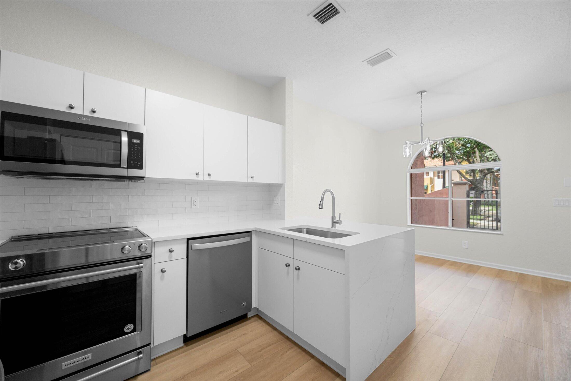 1204 SANTA CATALINA Lane