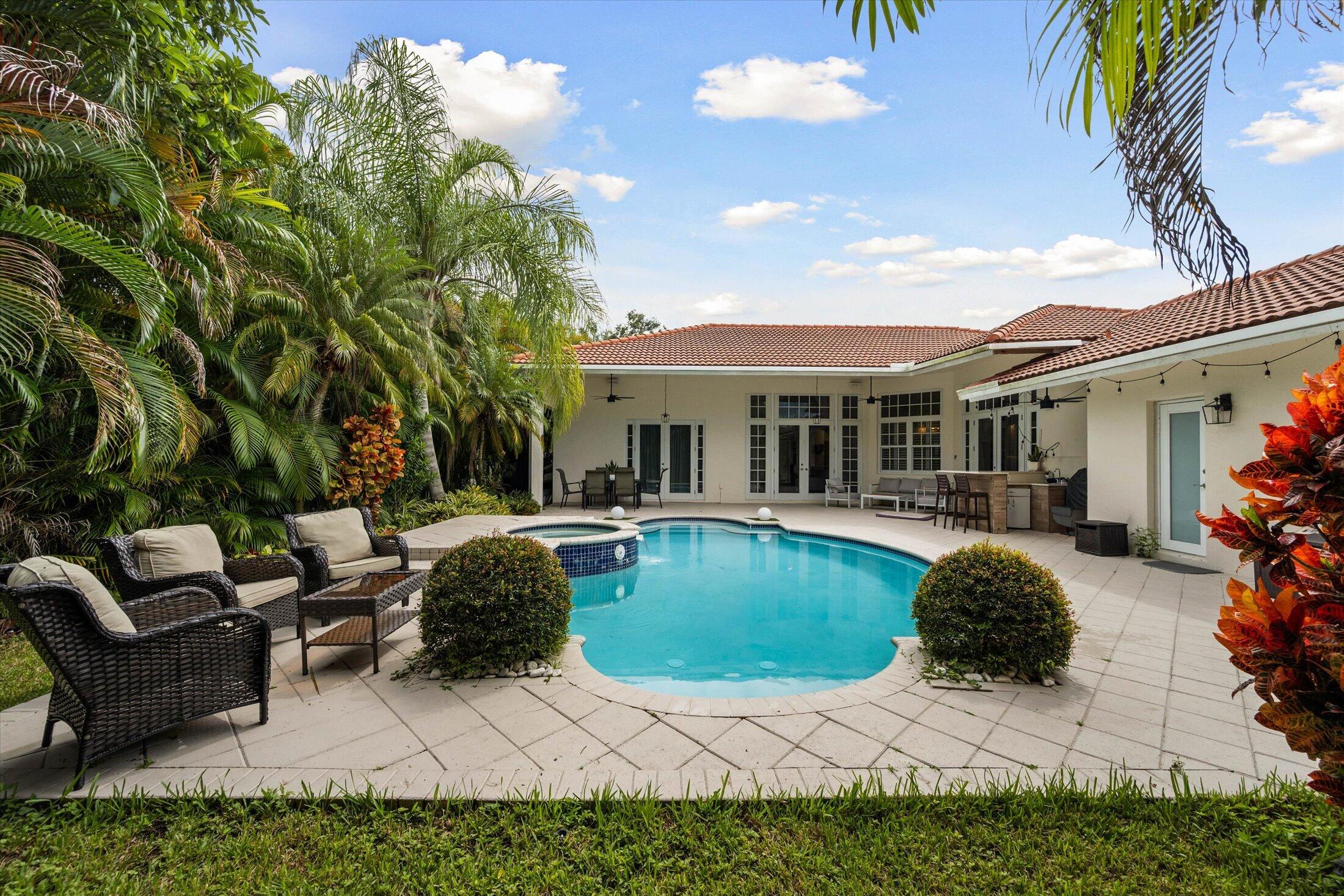 2647 EDGEWATER Drive