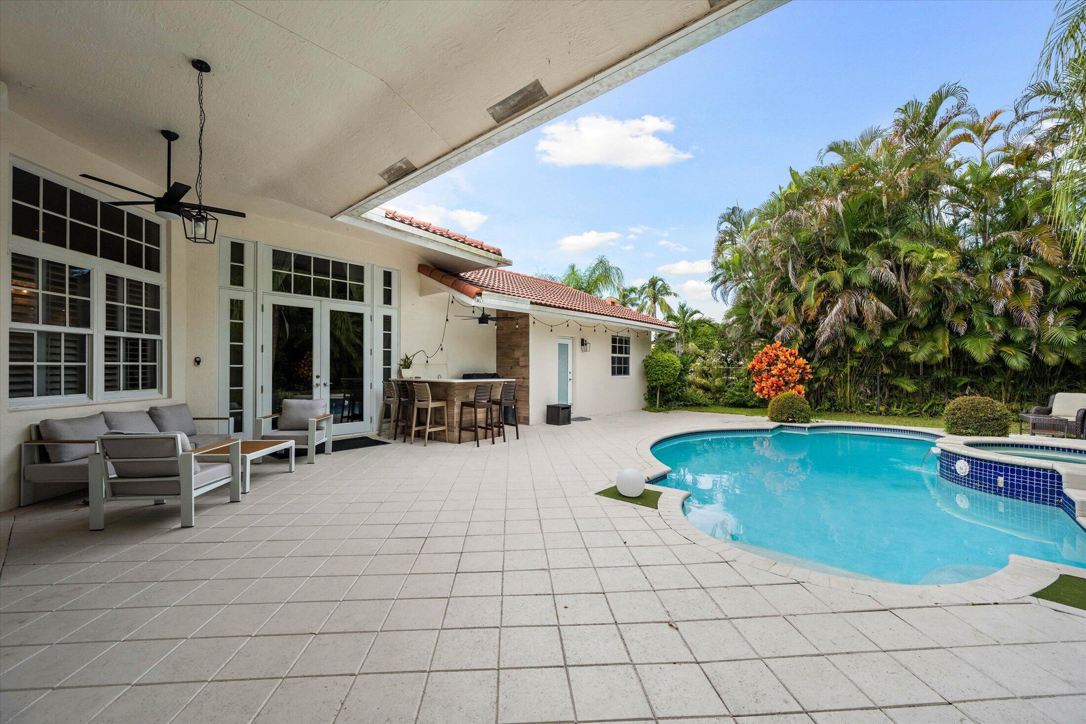 2647 EDGEWATER Drive