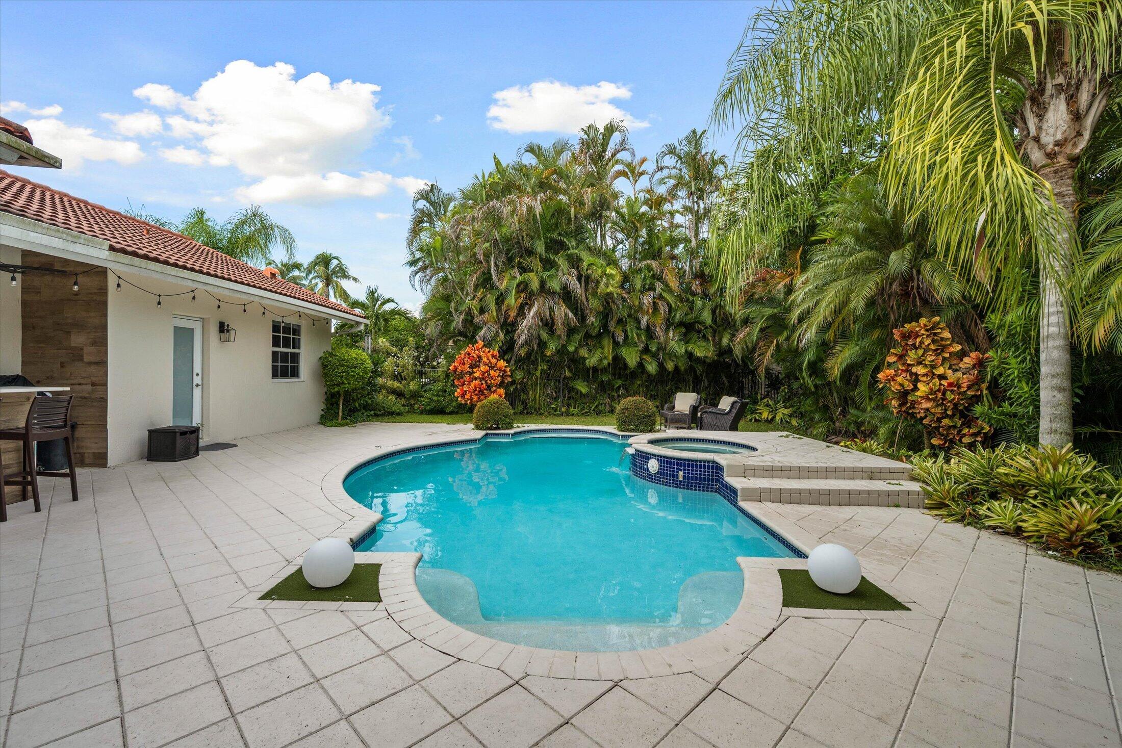 2647 EDGEWATER Drive