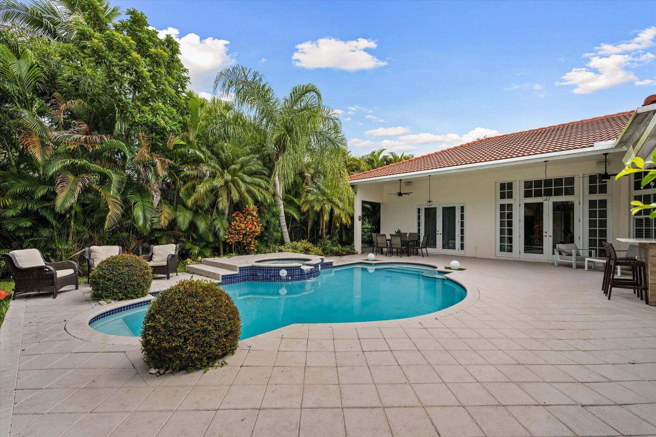 2647 EDGEWATER Drive
