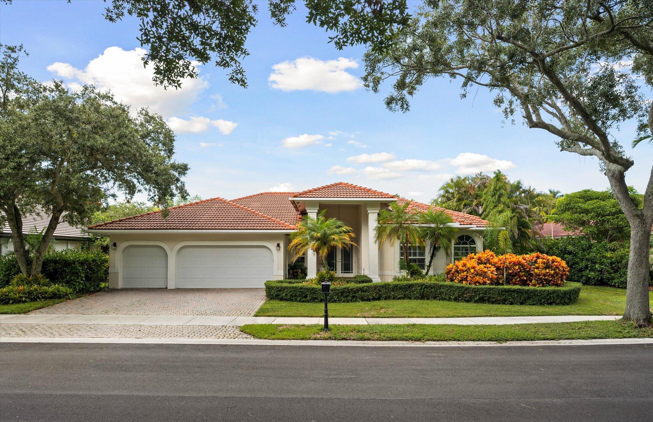 2647 EDGEWATER Drive