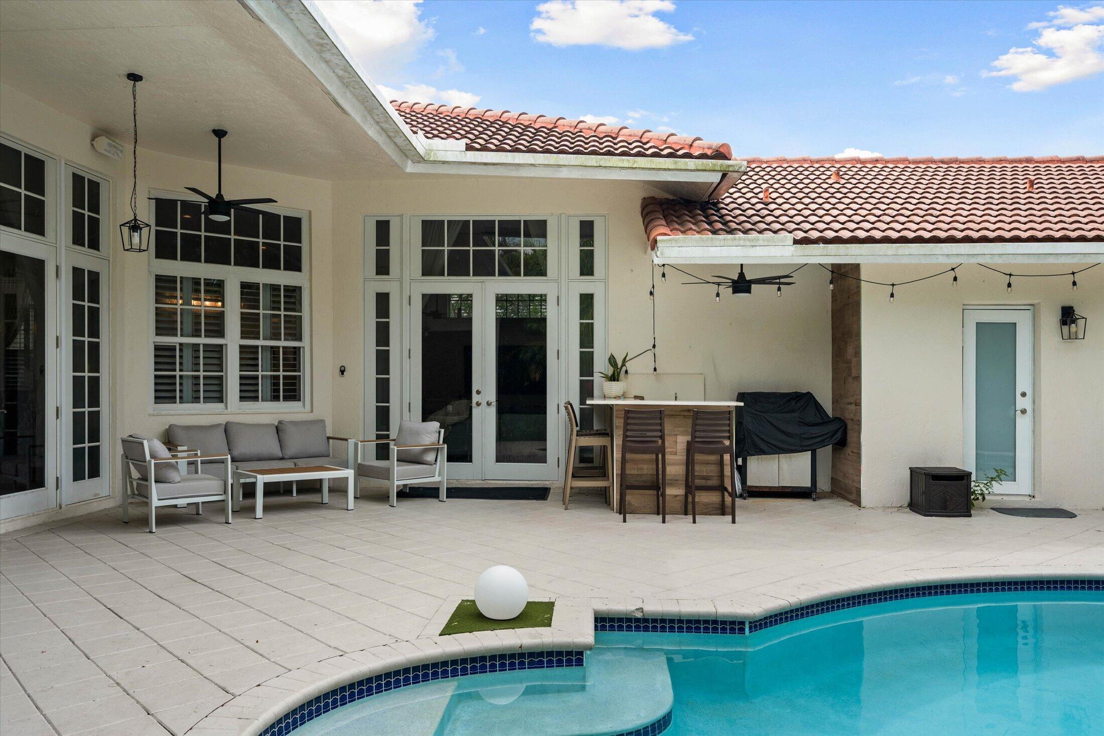 2647 EDGEWATER Drive