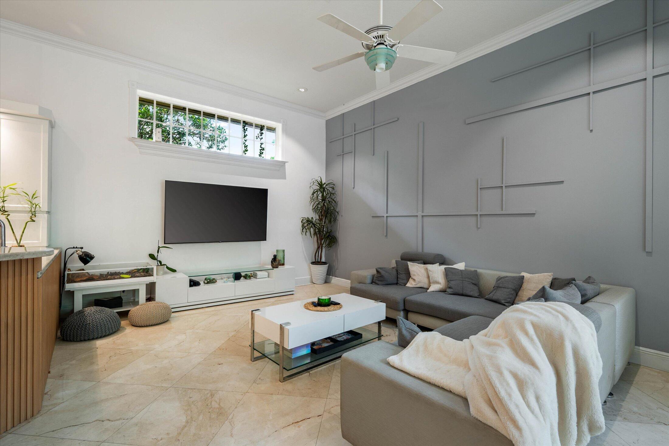 2647 EDGEWATER Drive