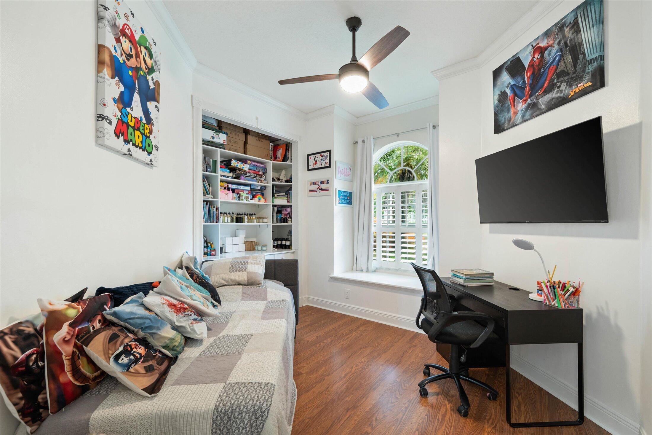 2647 EDGEWATER Drive