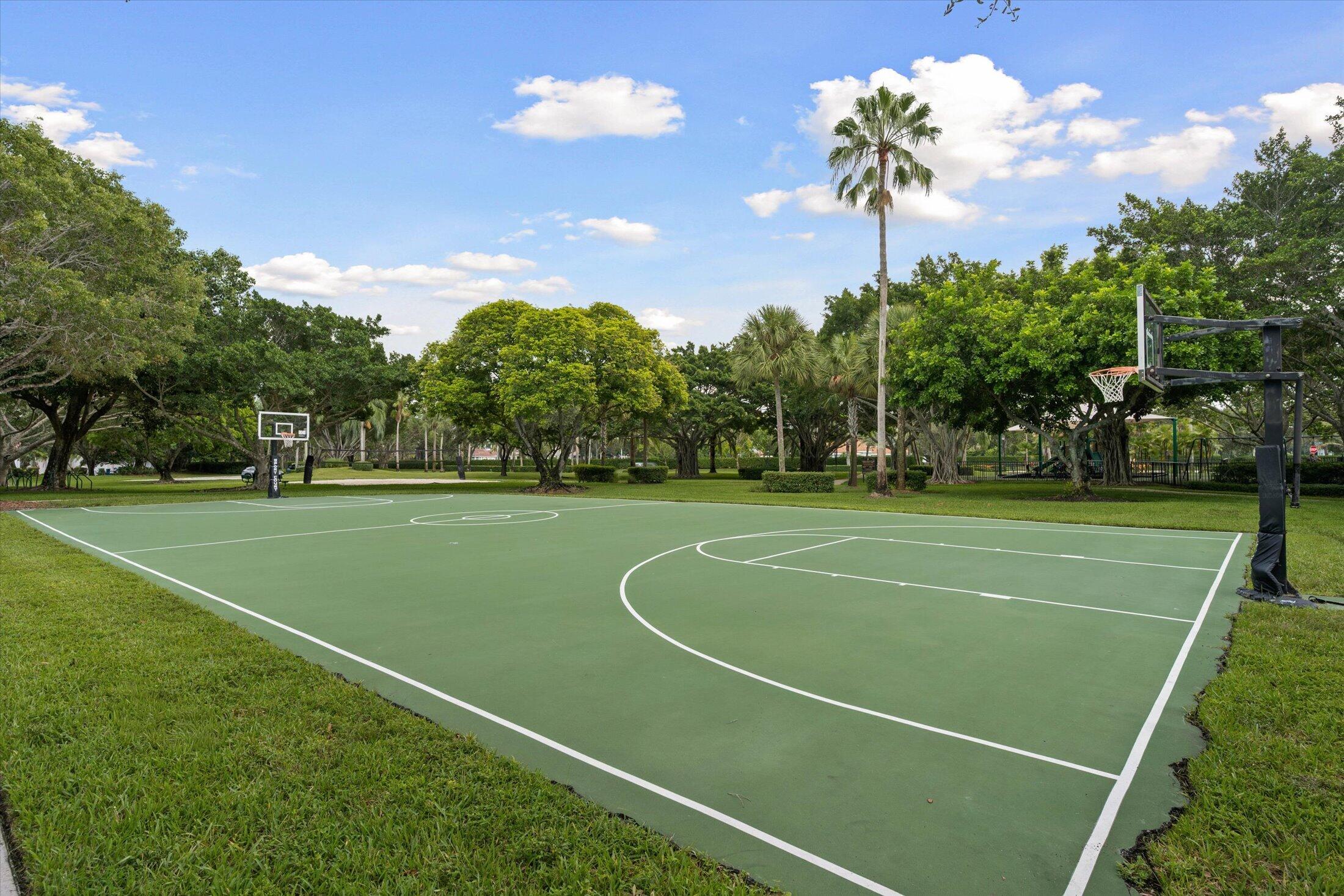 2647 EDGEWATER Drive