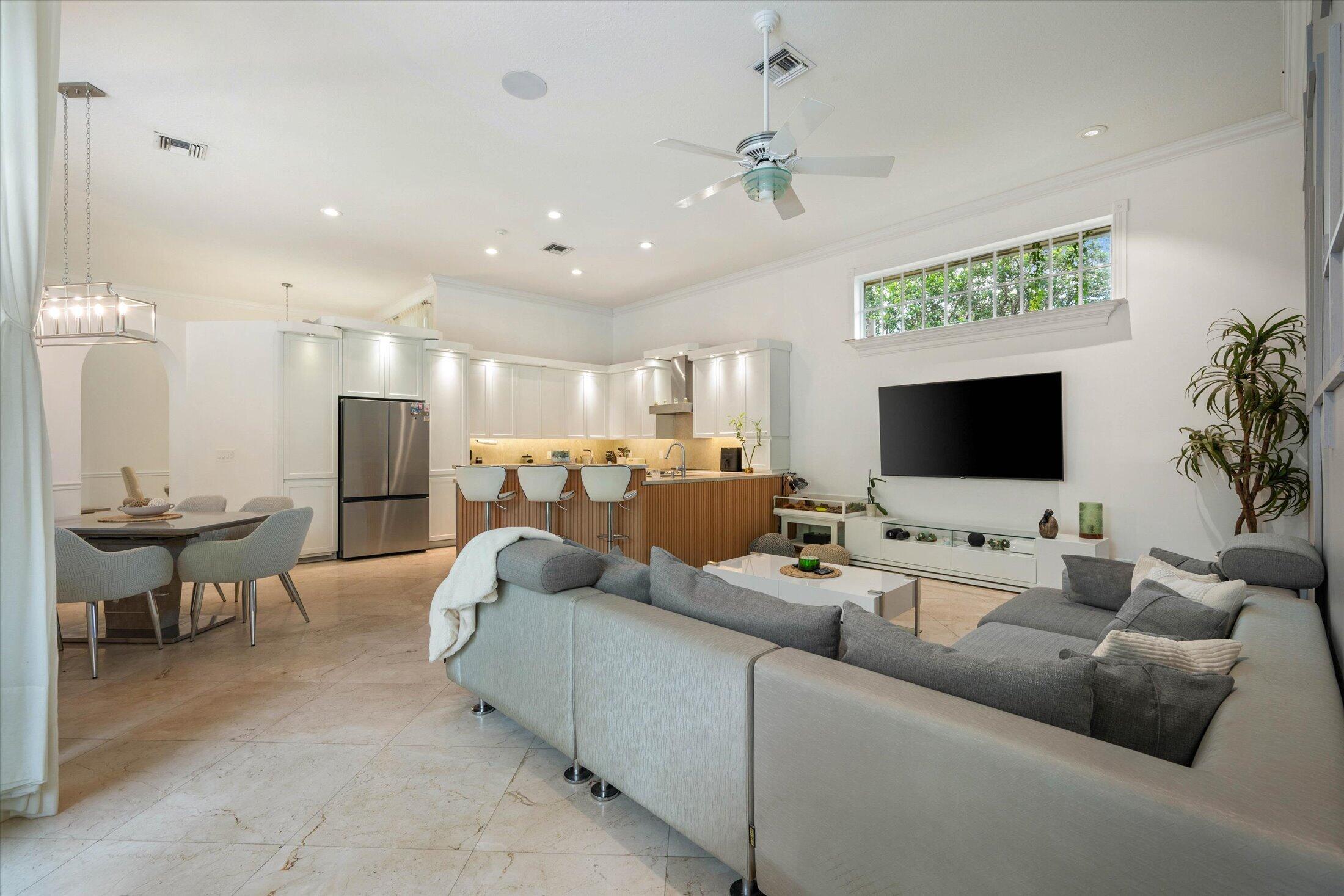 2647 EDGEWATER Drive