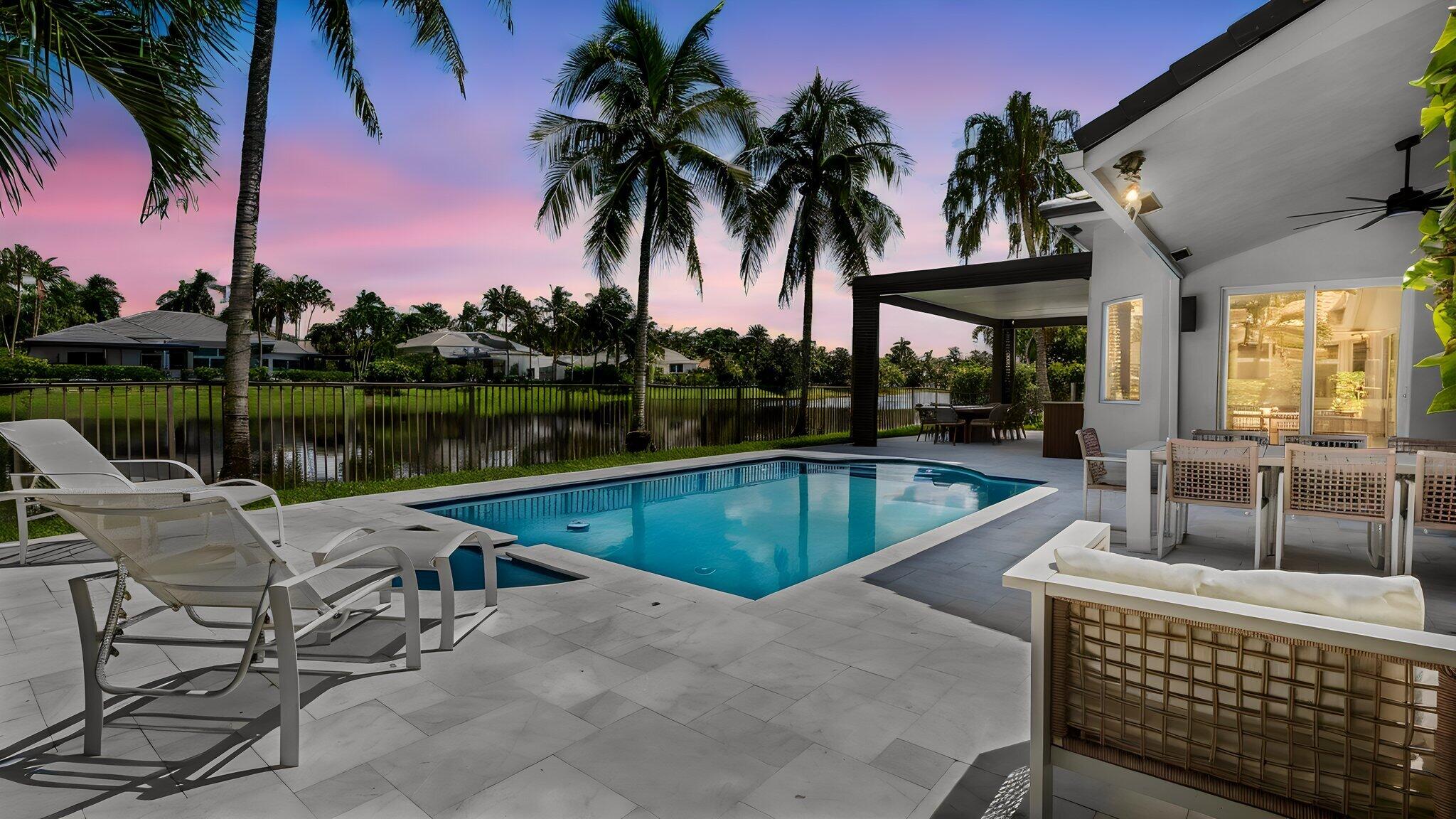 2678 MEADOWOOD Drive
