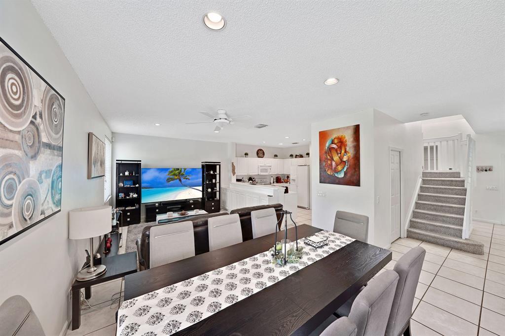 1457 BANYAN Way