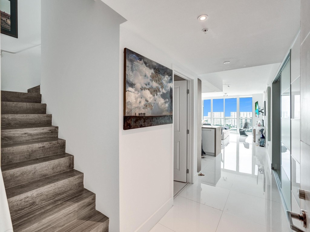 400 Sunny Isles Blvd Unit: 1917