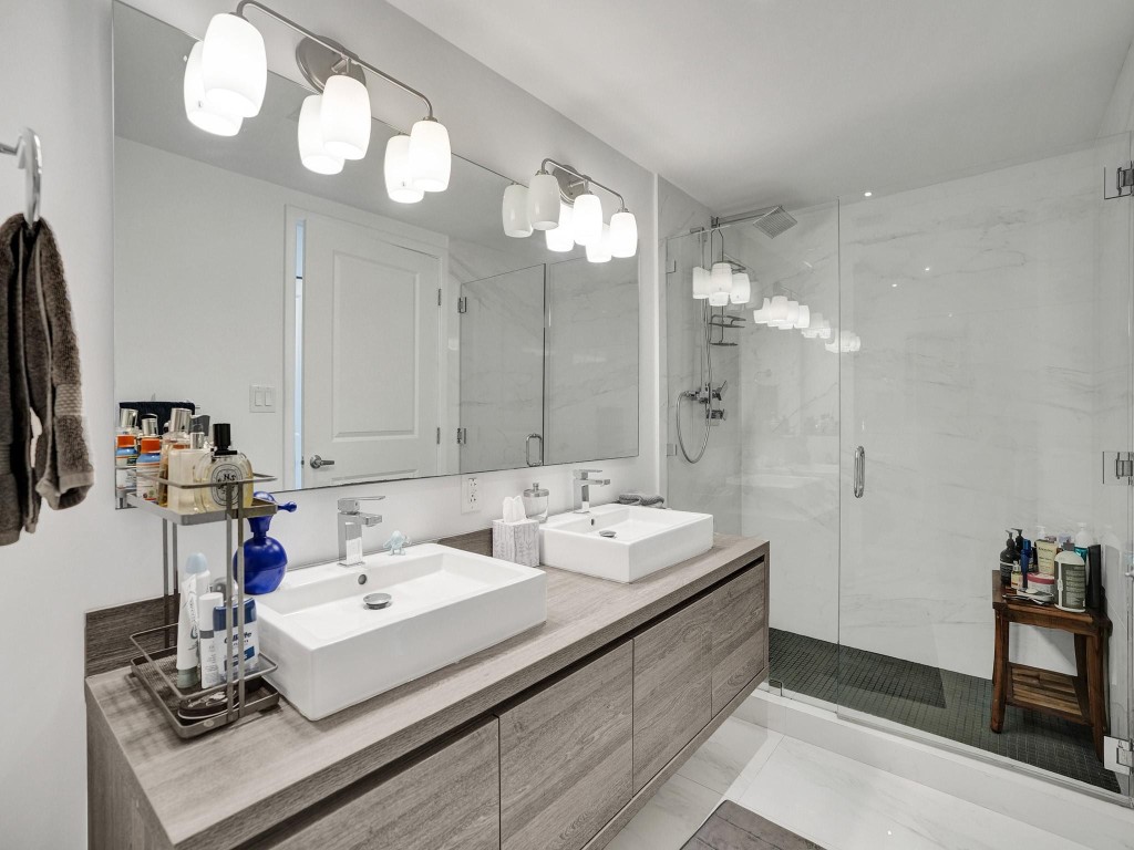 400 Sunny Isles Blvd Unit: 1917