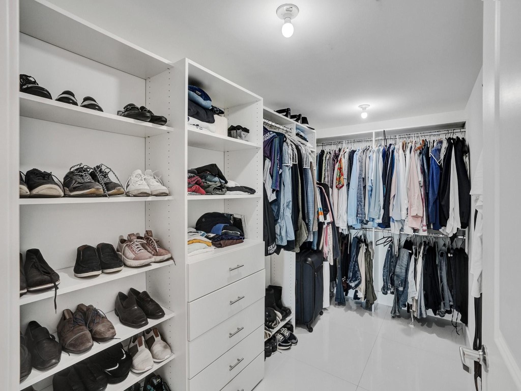 400 Sunny Isles Blvd Unit: 1917