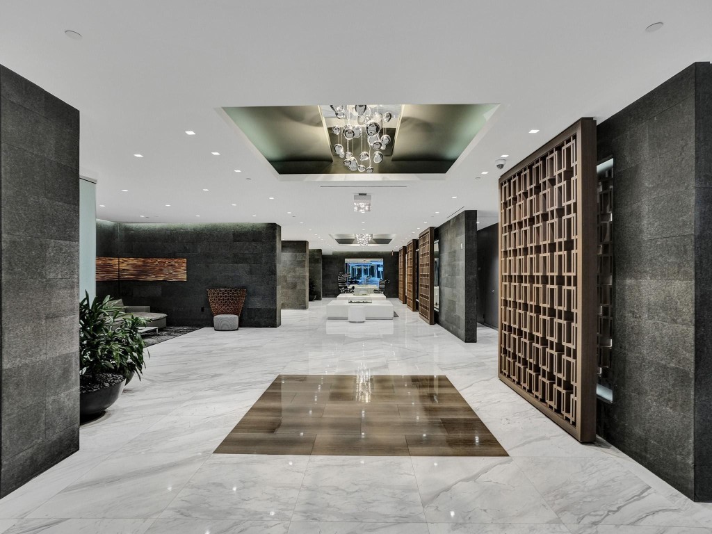 400 Sunny Isles Blvd Unit: 1917