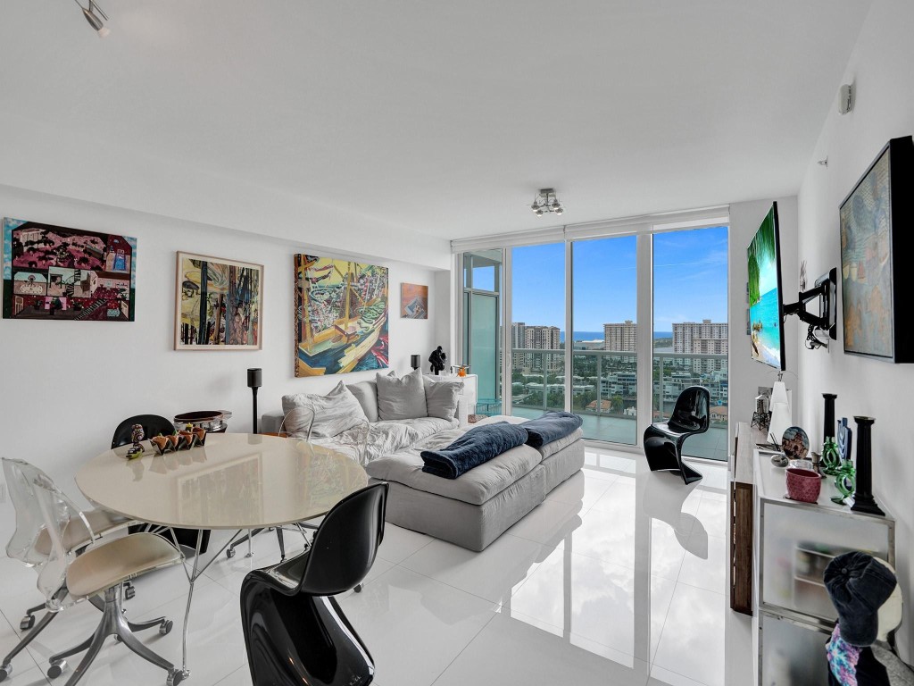 400 Sunny Isles Blvd Unit: 1917