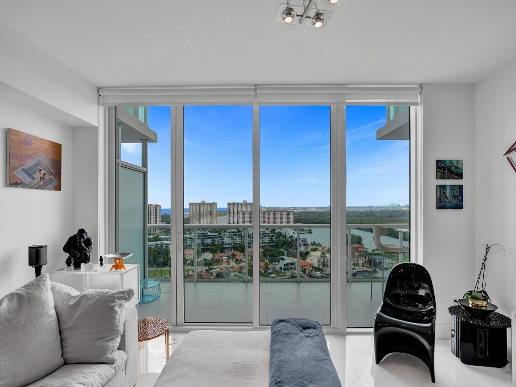 400 Sunny Isles Blvd Unit: 1917