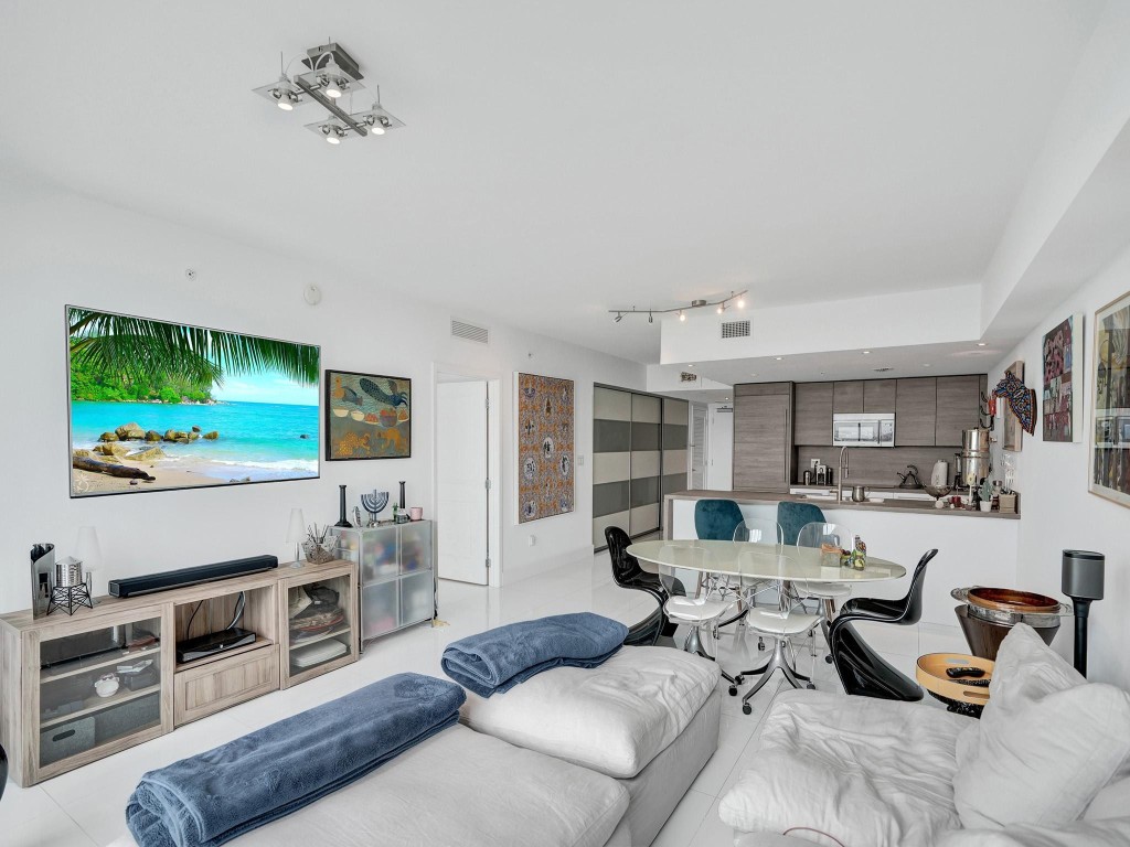 400 Sunny Isles Blvd Unit: 1917