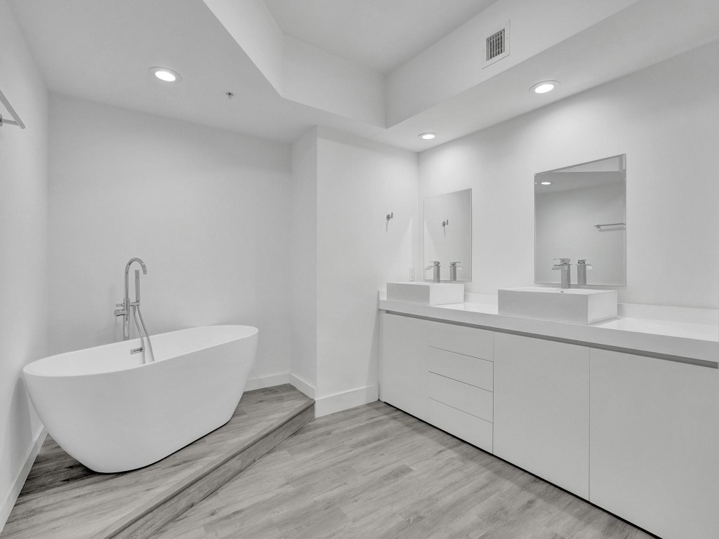 14951 Royal Oaks Ln Unit: 307