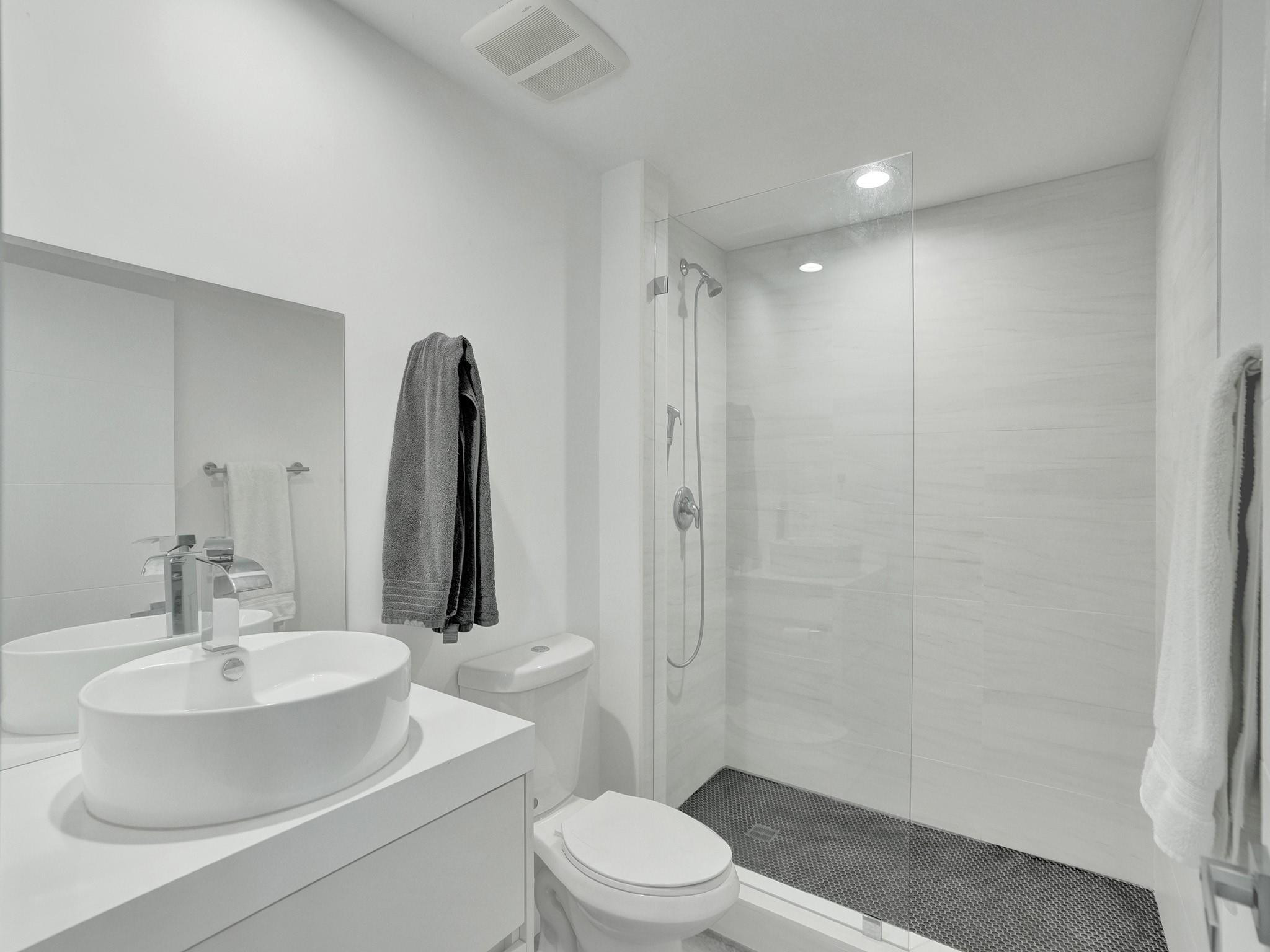 14951 Royal Oaks Ln Unit: 307