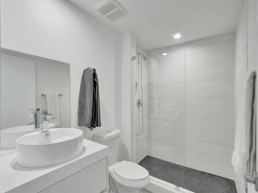 14951 Royal Oaks Ln Unit: 307