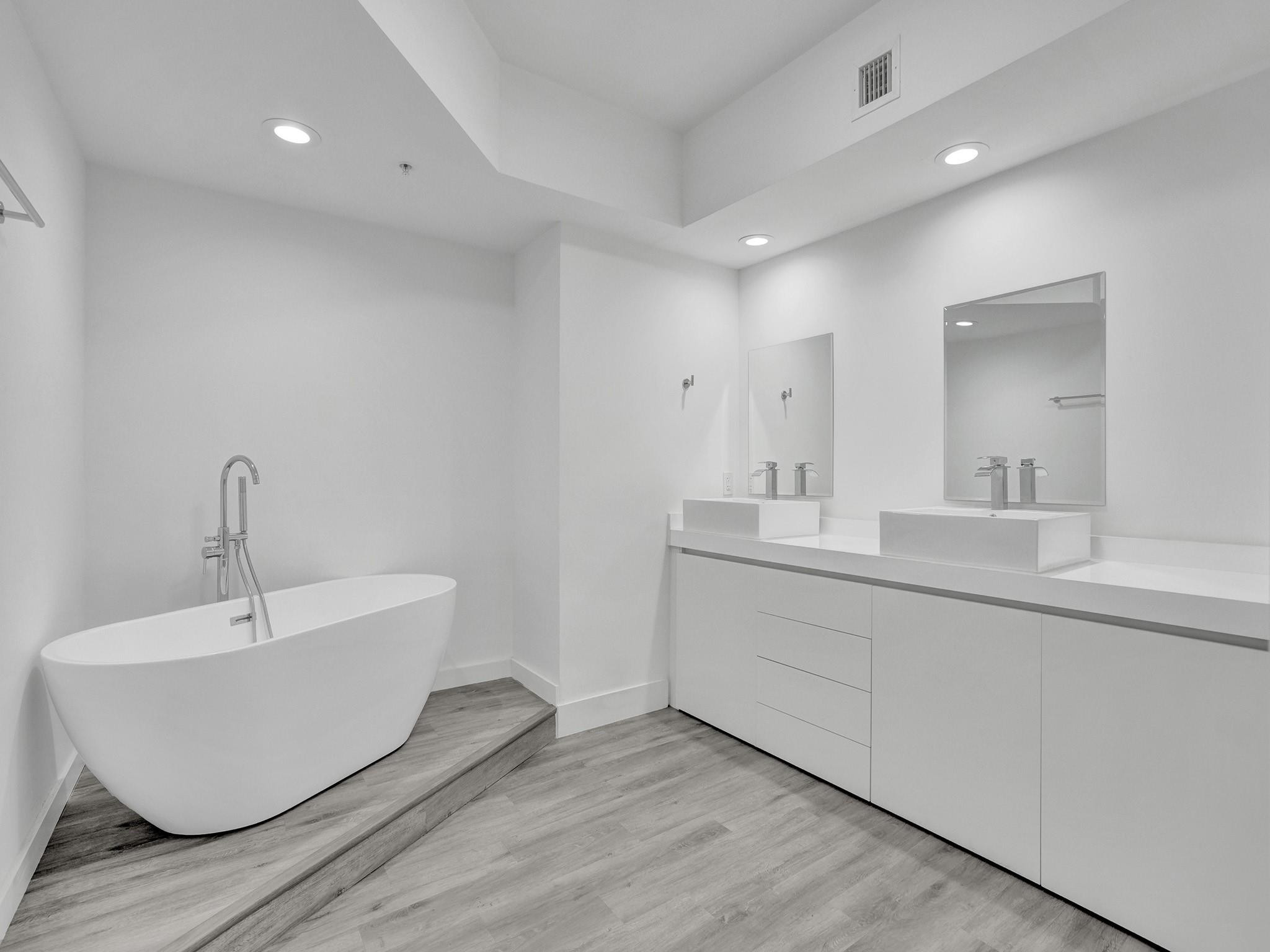 14951 Royal Oaks Ln Unit: 307